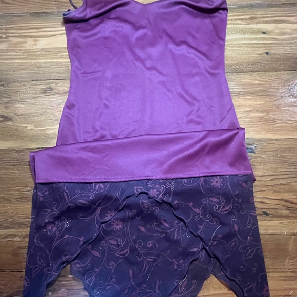 I.N. San Francisco lined handkerchief hem cocktail dress in burgundy with gold - Picture 12 of 15